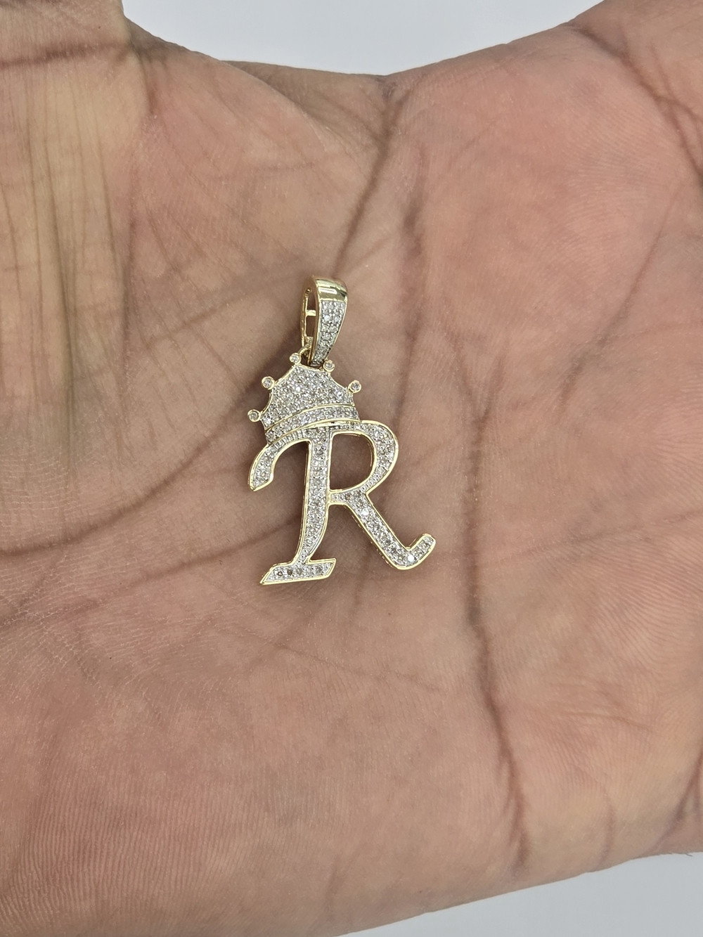 Real Diamond 10kt Gold Crown Style Initial R Pendant